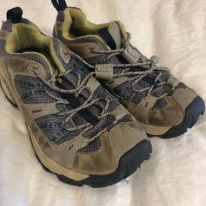 Boys Merrell Sz 2.5